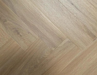 Herringbone Vinyl SPC RIGID podlaha 5/0,5mm s podlo�kou BALI, 625x125 mm TR05-7L4-